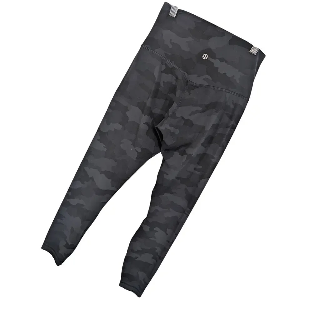LULULEMON! FAB BLACK AND GRAY CAMO PATTERNED ULTRA STRETCH LEGGINGS! SIZE S